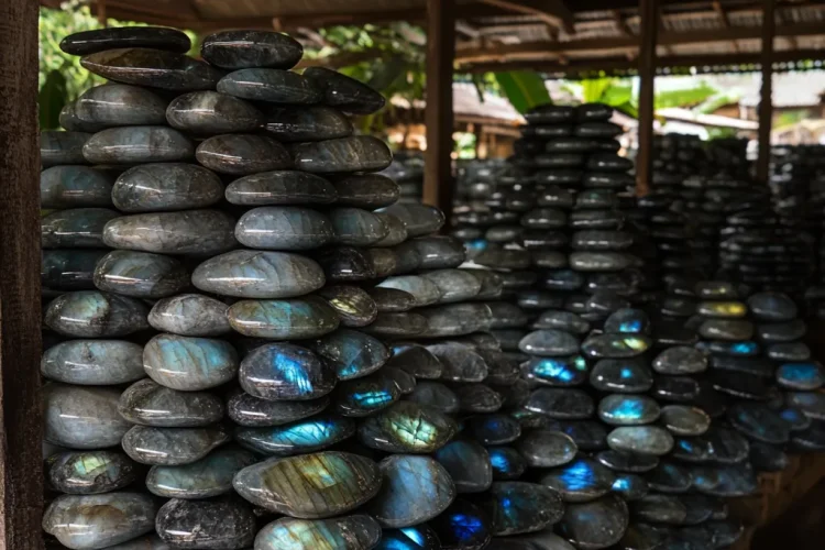Warehouse Labradorite Stone in Bali | Bali Labradorite | Selling in Bali